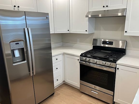4th image of 732 Homer Ave