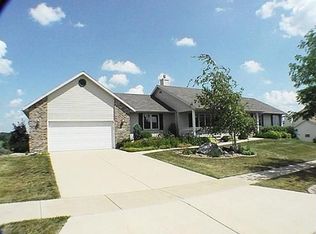 1102 Crysta Trl, Cottage Grove, WI 53527