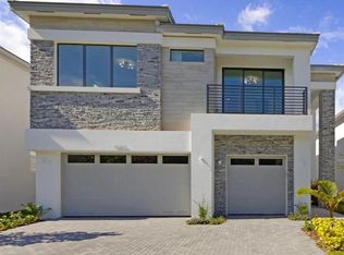 8068 Laurel Falls Dr, Boca Raton, FL 33496