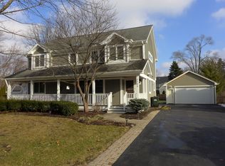 1135 N Stratford Rd, Arlington Heights, IL 60004