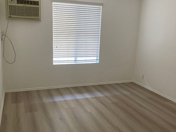 Unit 304 1 + 1