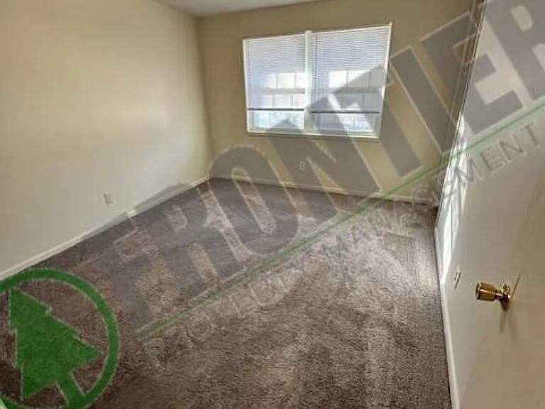 801 S Maguire St — Photo 10