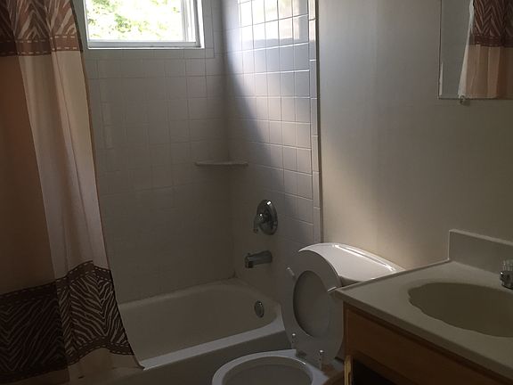 2nd image of 433 Irvine Turner Blvd #3