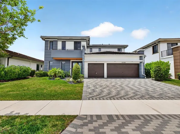 10566 N Lago Vista Cir, Parkland, FL 33076