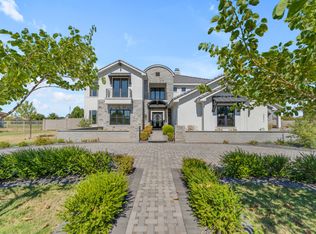 2592 E Mountain Dr, Gilbert, AZ 85297