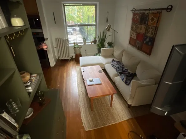 677-685.5 W Wrightwood Avenue