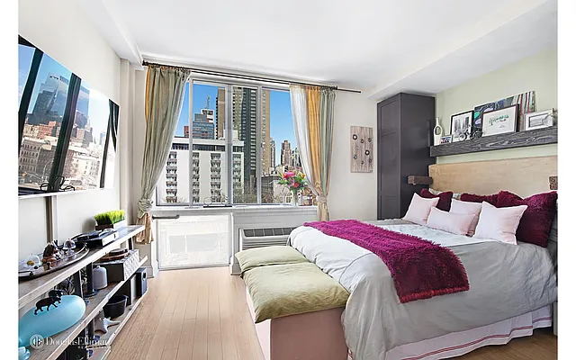 Sold by Douglas Elliman | media 4