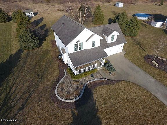 3rd image of 49783 Meadow Oak Trl