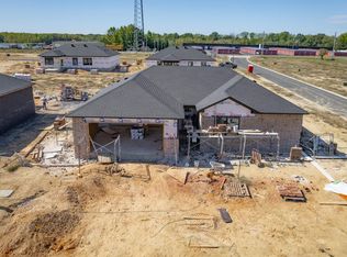33 Queens Ct, Ward, AR 72176