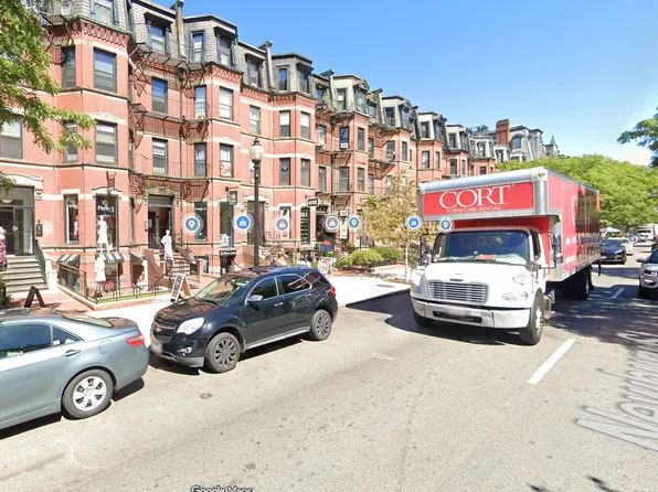225 Newbury St, Boston, MA