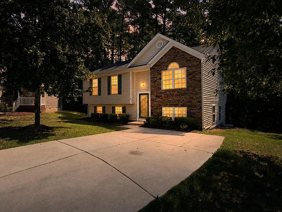 2nd image of 5 Flatford Ct