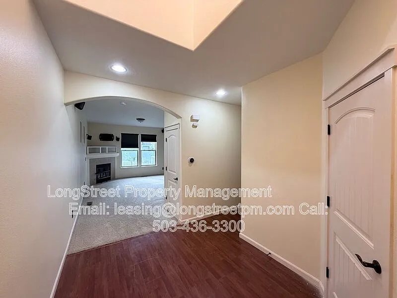4 bed, 2.5 bath, 1707 sqft, $2,695 — Photo 4