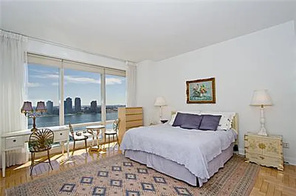 Sold by Trump International Realty | media 18