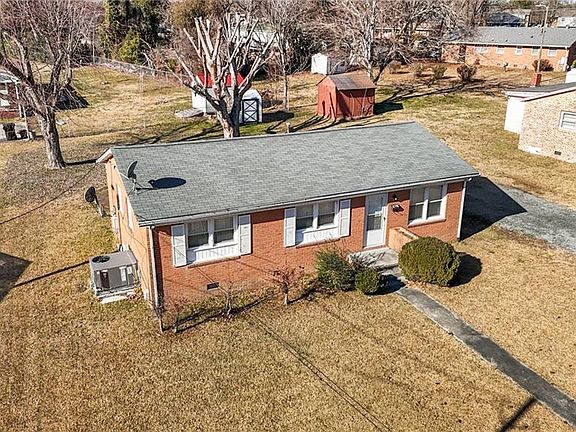 2nd image of 630 Holly St