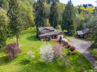 981 Sandy Bend Rd, Castle Rock, WA 98611