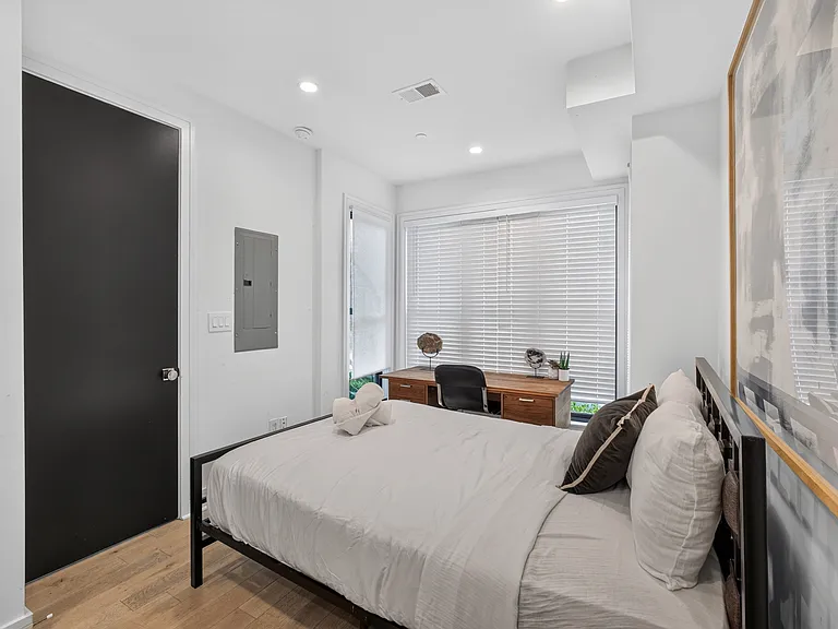 1311 R St NW #1 — Photo 17