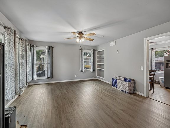 3rd image of 214 Acewood Blvd