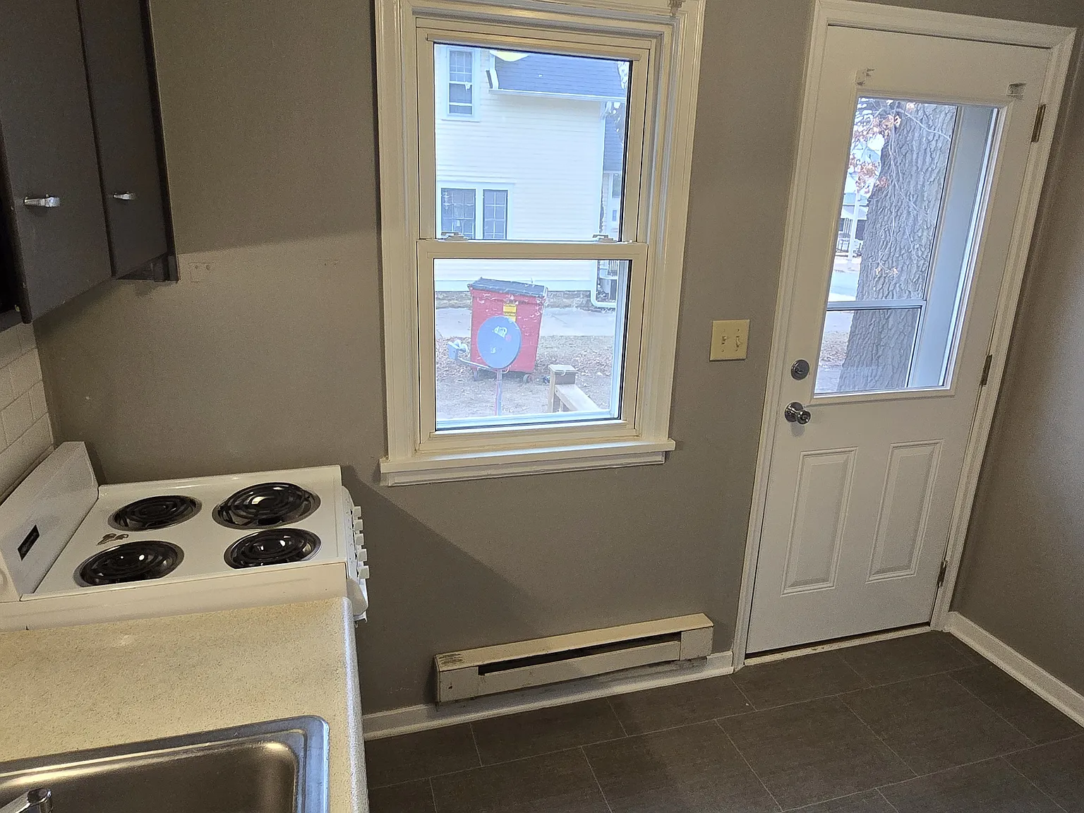 2 bed, 750 sqft, $850 — Photo 1