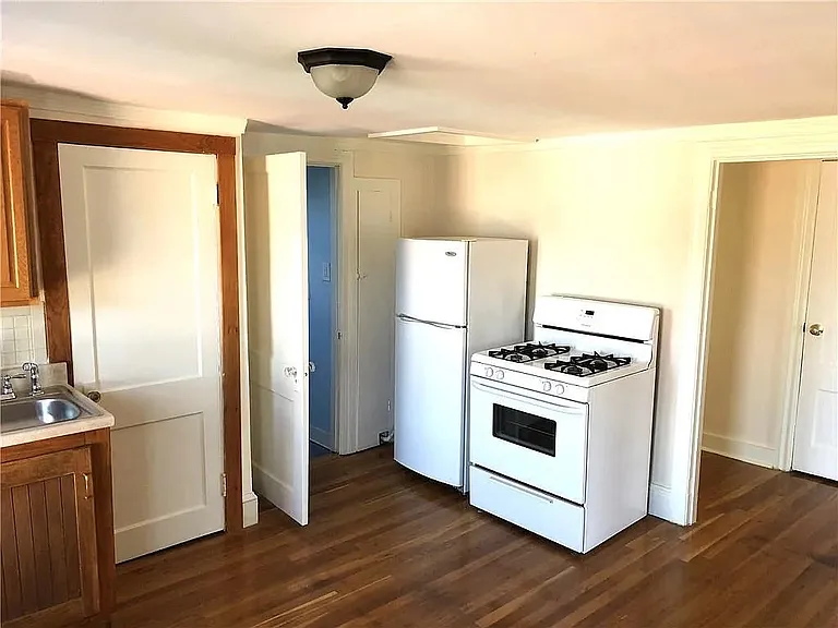 111 Bartlett Ave #3 — Photo 11