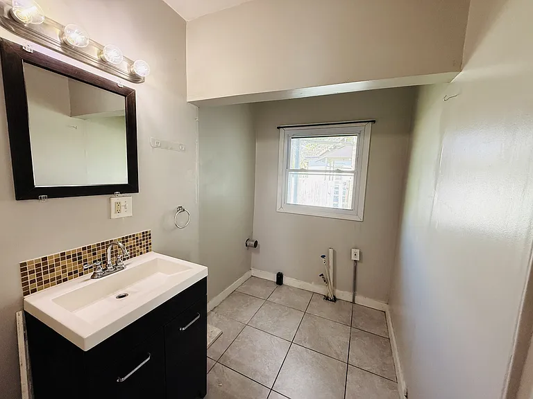 3838 Marvin Ave — Photo 10