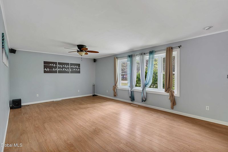 4th image of 14 Ashdown Road