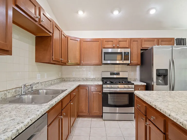 2690 32nd St SE — Photo 10