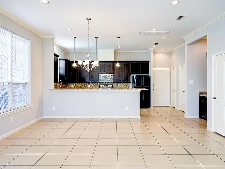 2727 Misty Heath Ln — Photo 11