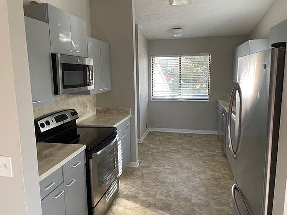 5th image of 2300 Coyote Creek Dr