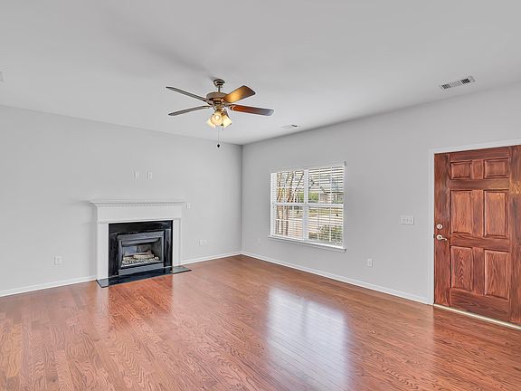2nd image of 417 Vintage Hill Dr