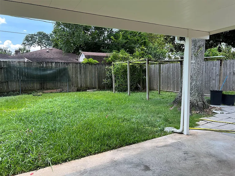 8831 Hendon Ln — Photo 15