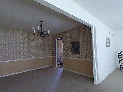 11 x 11 Dining Room