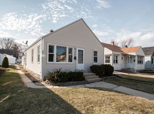 2463 S 74th St, West Allis, WI 53219
