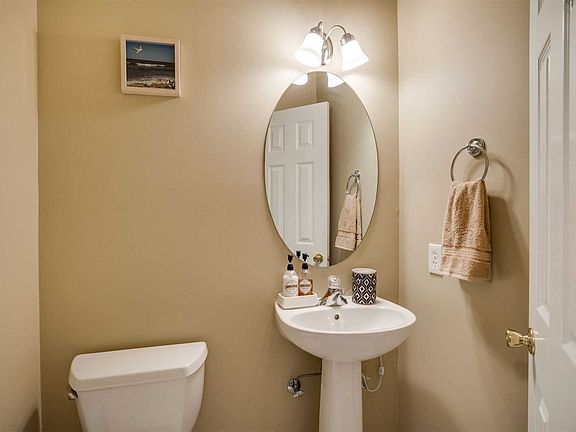 4th image of 96 Kettles Ln
