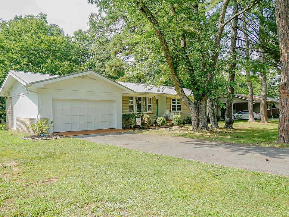1st image of 2901 Clearwater Dr NE