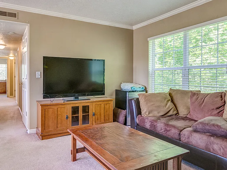 602 N 800 E #201 — Photo 1