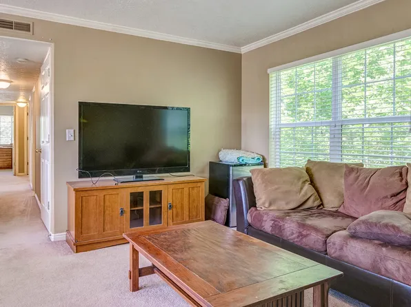 602 N 800 E, Provo, UT