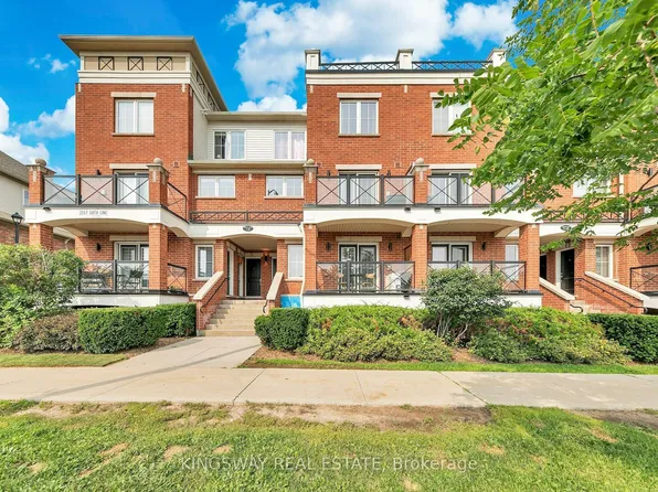2557 6th Line #6, Oakville, ON L6H 0H7