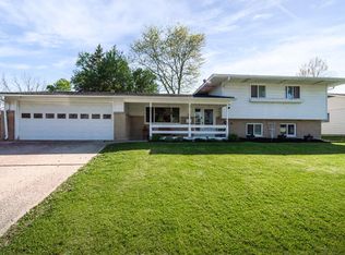 1101 Edgebrook Ave, New Carlisle, OH