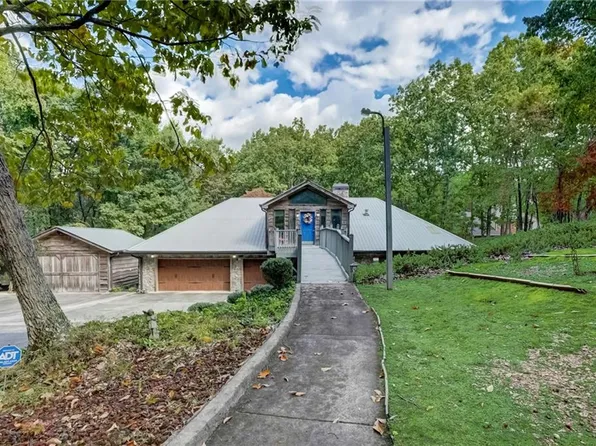 2210 Goldmine Dr, Cumming, GA 30040