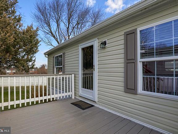 2nd image of 206 Greyfield Dr #65