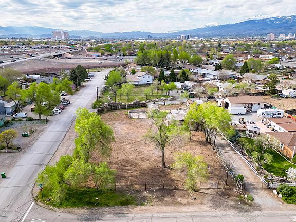 3rd image of 2090 Fife Dr