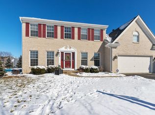 933 Robin Ct, Antioch, IL