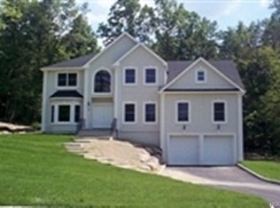 32 Greenwich Ave #0, Central Valley, NY 10917