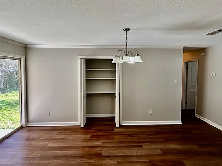 4507 Robinhood Dr — Photo 5
