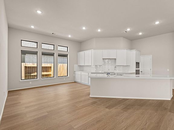 3rd image of 32434 Poplar Grove Ln