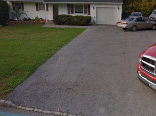 4 Hawthorne Dr, Monroe, NY 10950