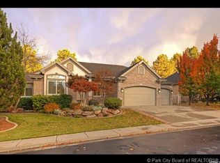 8229 S Rossett Green Ln, Sandy, UT 84093