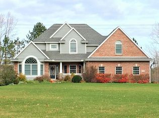 8122 Hill Rd, Swartz Creek, MI 48473