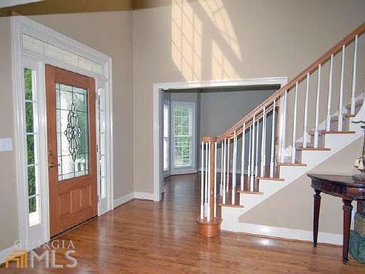2nd image of 1401 Creston Hl
