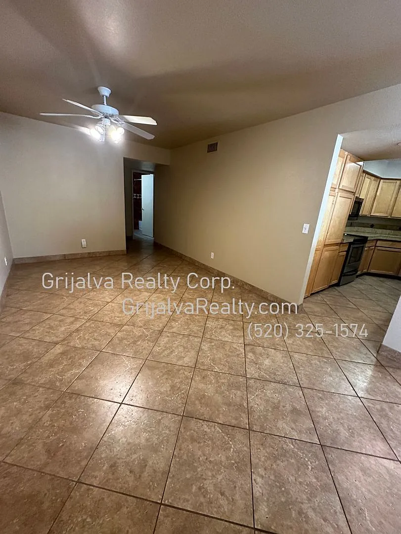 Luxury 2 BR 2 BA Condo in the Heart of the Catalina Foothills (Skyline/Campbell) — Photo 2
